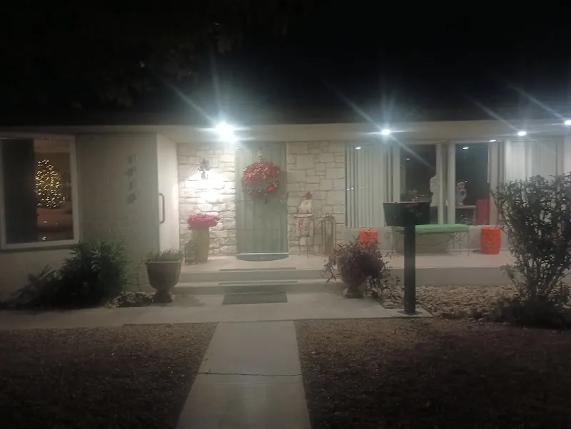 Toni's House - Photo 2