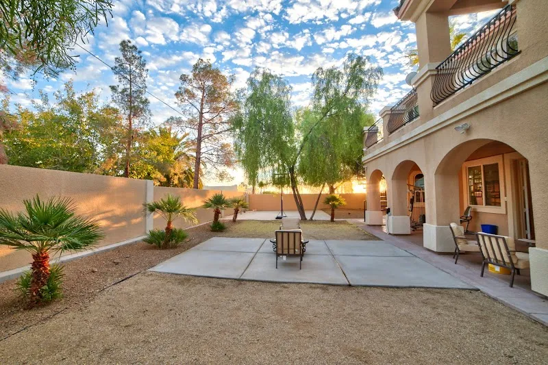 Luxe Treatment Center - Photo 3